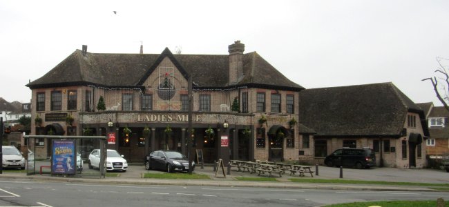 Ladies Mile Inn, Ladies Mile Road, Patcham (December 2016) (1)