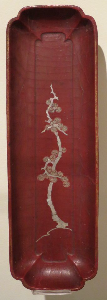 Lacquer tray from Okinawa, early 17th century, Honolulu Museum of Art 3815.1