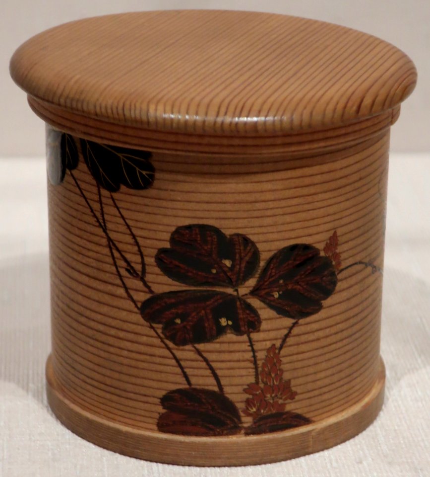 Lacquer on paulownia wood tea caddy by Shibata Zeshin, Honolulu Museum of Art 4561.1