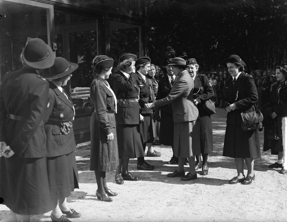Lady Baden Powell in Buitenzorg Baan, Bestanddeelnr 903-5554