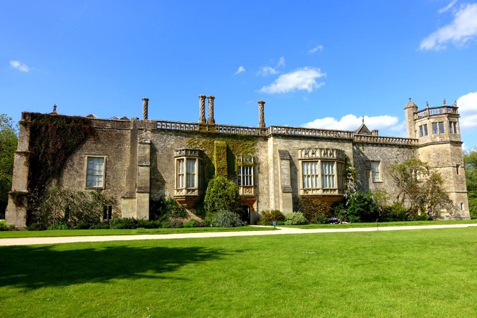 Lacock Abbey - Wiltshire, England - DSC00984