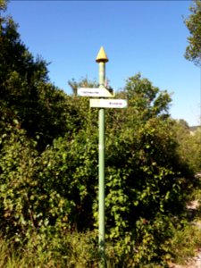 Labeaume - Poteau de signalisation pour les randonneurs - Labeaume et Rosières