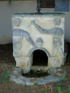 Labastide-Chalosse (Landes, Fr) fontaine romane