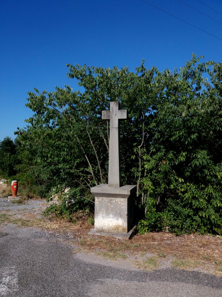 Labeaume - Croix et bouche à incendie