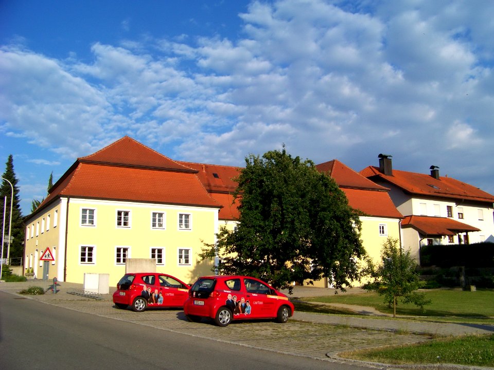 Laberweinting-ehemaliges-pfarrhaus-heute-caritas-sozialstation