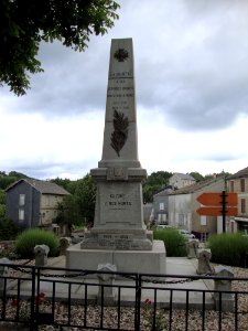 La Salvetat-sur-Agout (Hérault, Fr) monument aux morts