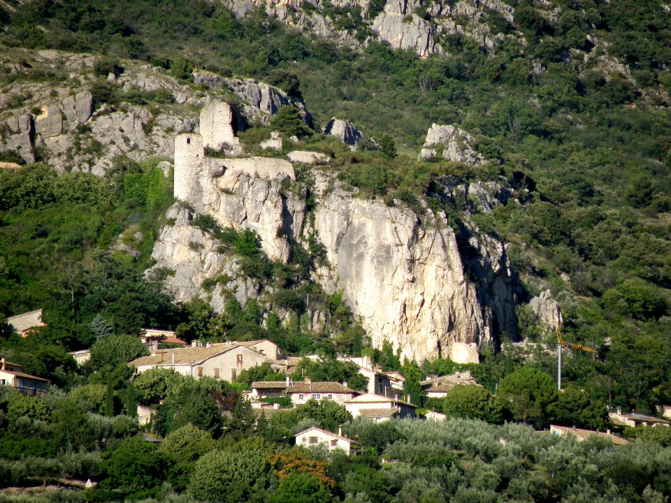La Roche-sur-le-Buis Château 21