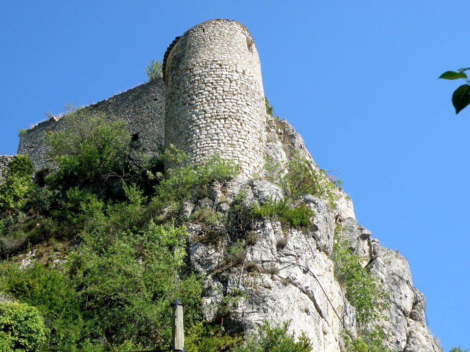 La Roche-sur-le-Buis Château 10