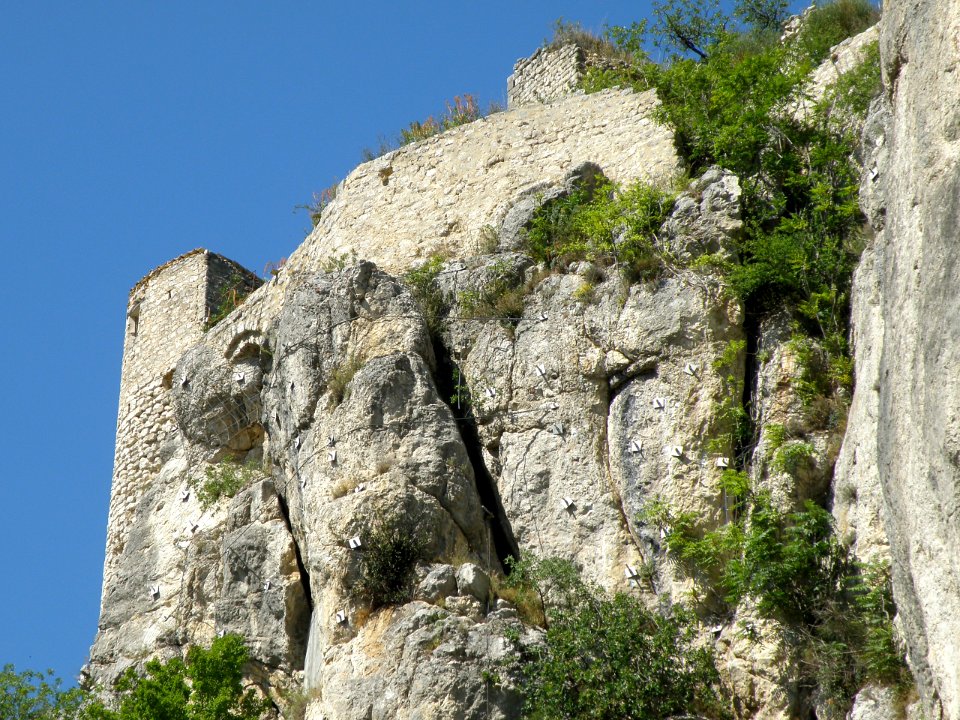La Roche-sur-le-Buis Château 12