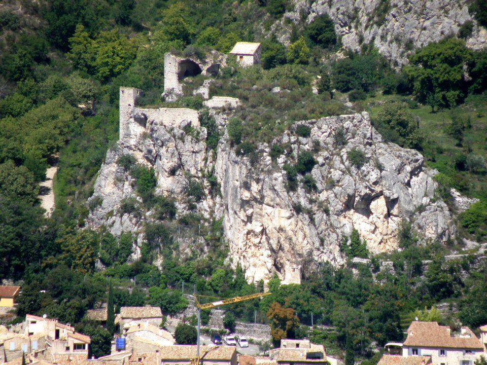 La Roche-sur-le-Buis Château 19