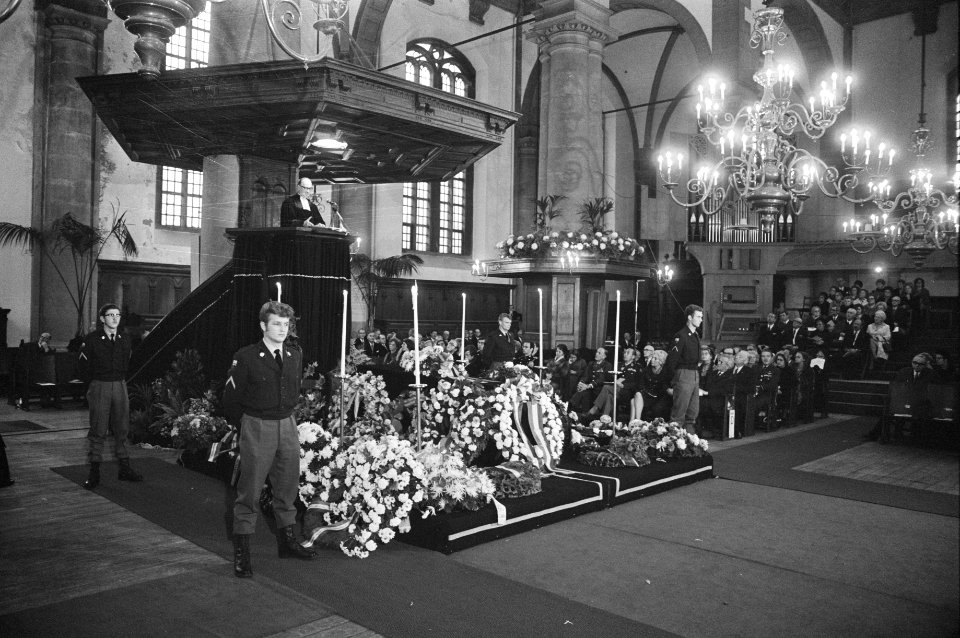 Laatste dienst voor geallieerde gevallenen in Westerkerk, Amsterdam, overzicht k, Bestanddeelnr 925-1120