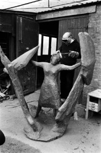 Laatste hand wordt gelegd aan herdenkingsmonument ter nagedachtenis van de Haarl, Bestanddeelnr 932-1024