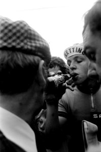 Laatste etappe Olympias tour finish in Van Surindenstraat , Amsterdam, Bestanddeelnr 923-5244