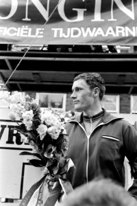 Laatste etappe Olympias tour finish in Van Surindenstraat , Amsterdam, Bestanddeelnr 923-5247