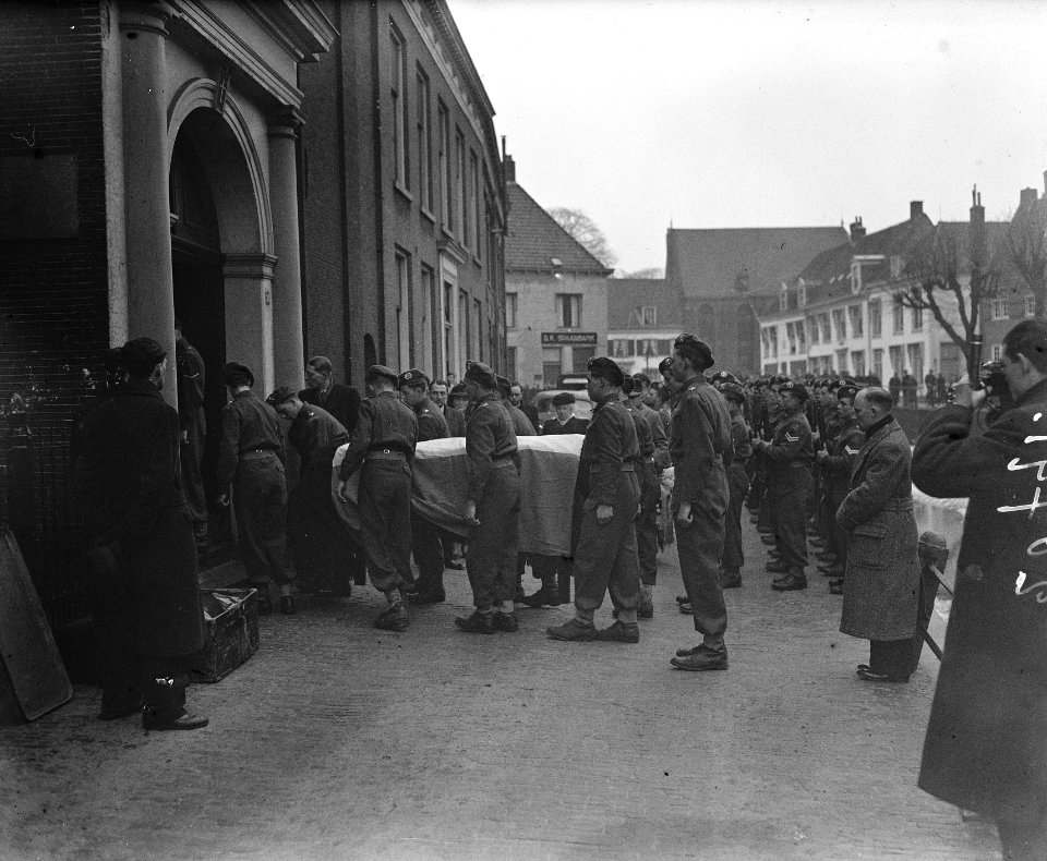 Laatste eer verzetslachtoffer Erecompagnie, Bestanddeelnr 902-0741