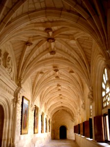 La Vid - Monasterio de Santa Maria, claustro 03