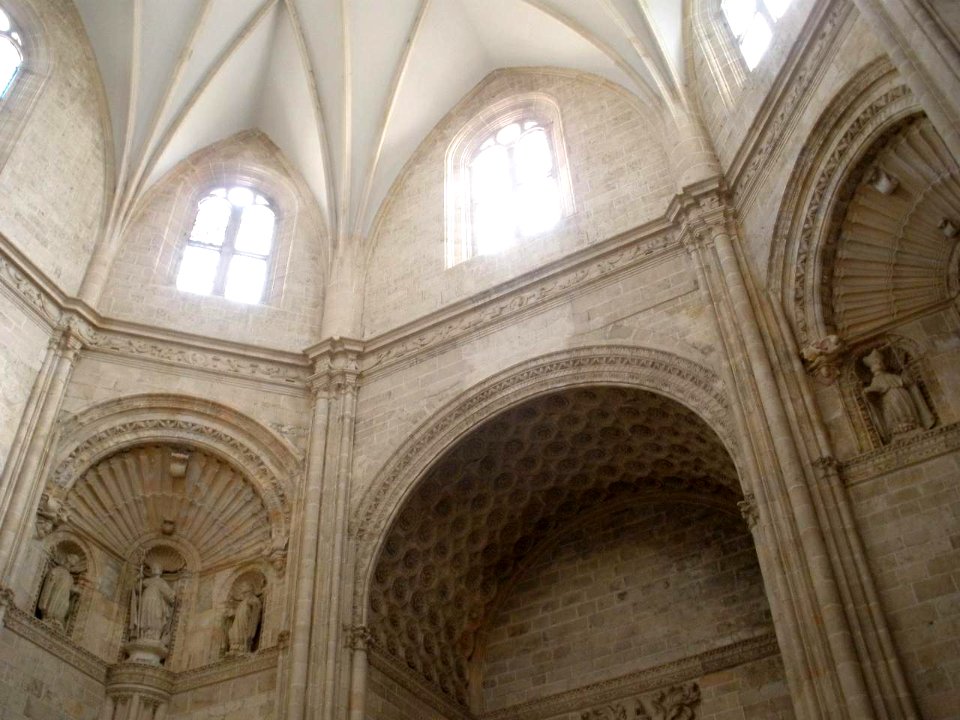 La Vid - Monasterio de Santa María, iglesia 14