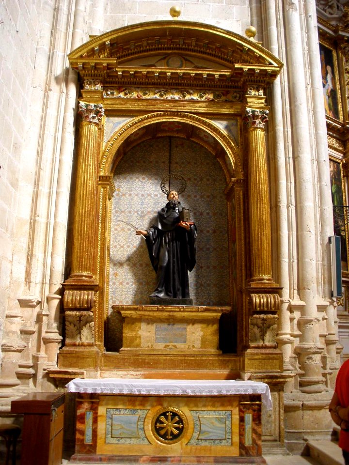 La Vid - Monasterio de Santa María, interior de la iglesia 06