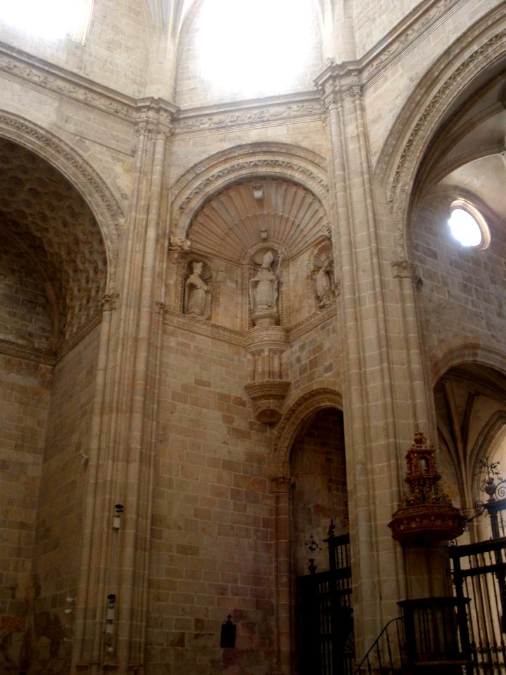 La Vid - Monasterio de Santa María, iglesia 02