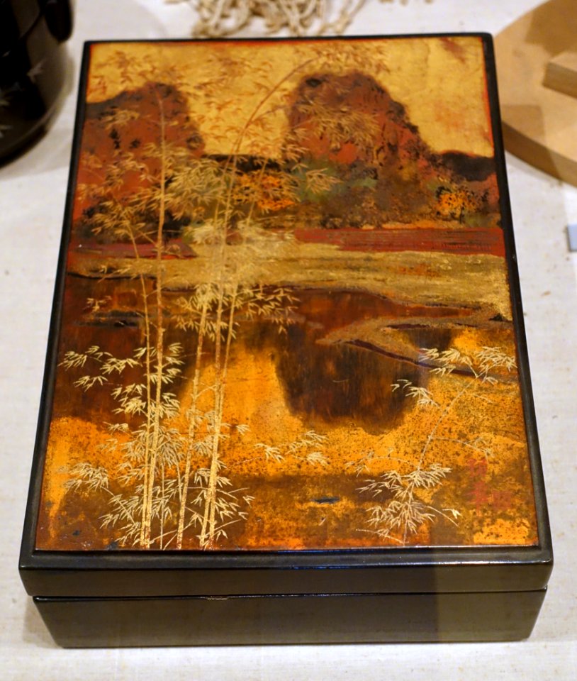 Lacquered box - Vietnam National Museum of Fine Arts - Hanoi, Vietnam - DSC05246