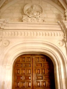 La Vid - Monasterio de Santa María, claustro 02
