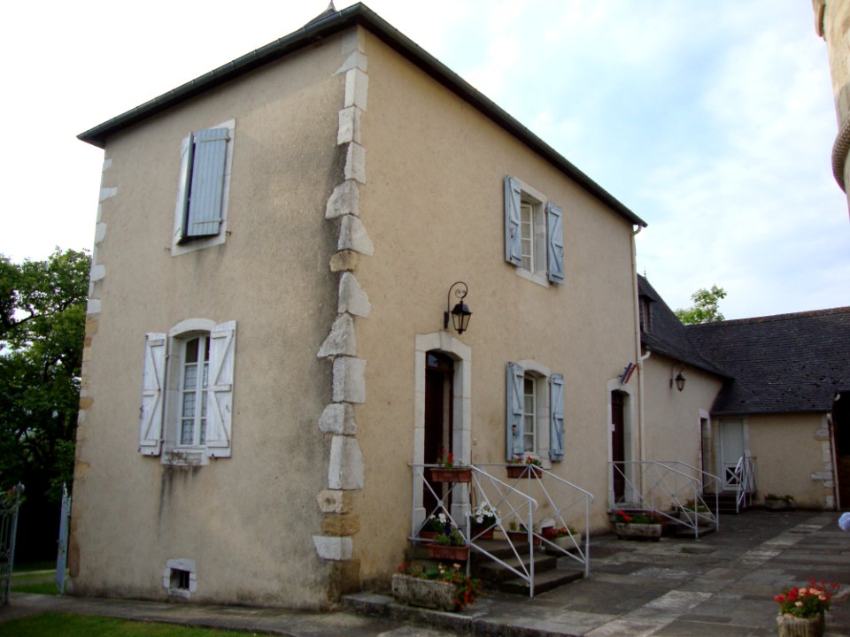 Lacommande (Pyr-Atl, Fr) La mairie