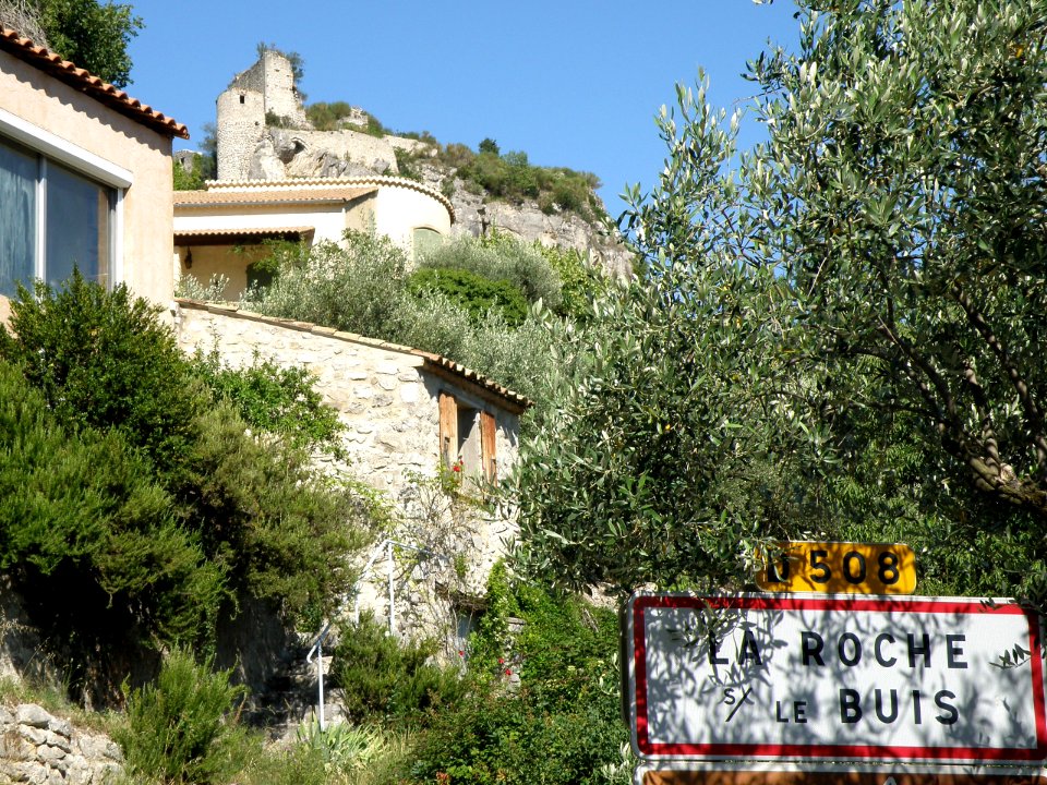 La Roche-sur-le-Buis Vieux bourg 11