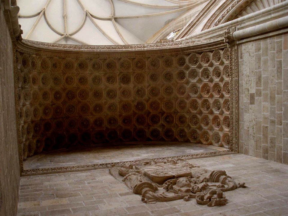 La Vid - Monasterio de Santa María, interior de la iglesia 05