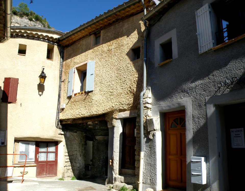La Roche-sur-le-Buis Vieux bourg 6