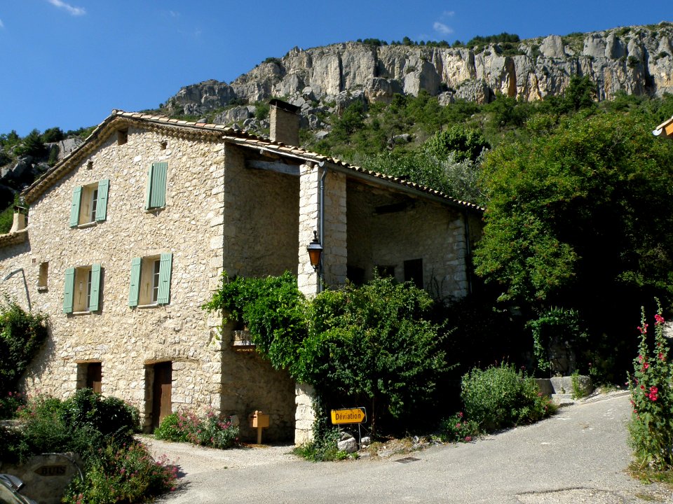 La Roche-sur-le-Buis Vieux bourg 18