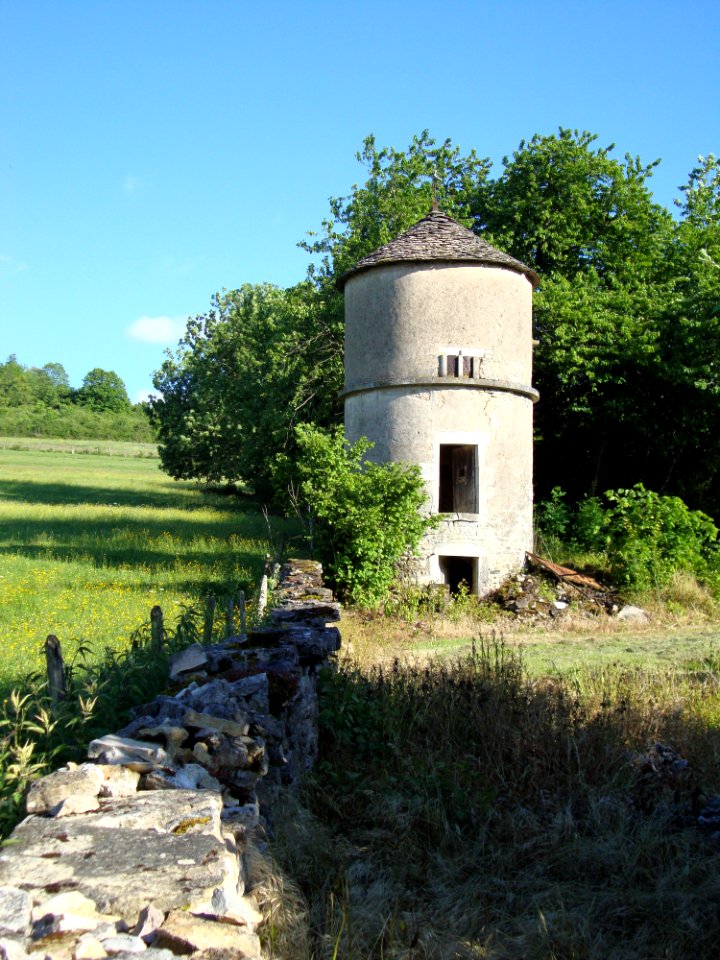 La Rochepot (Côte-d'Or, Fr) pigeonnier