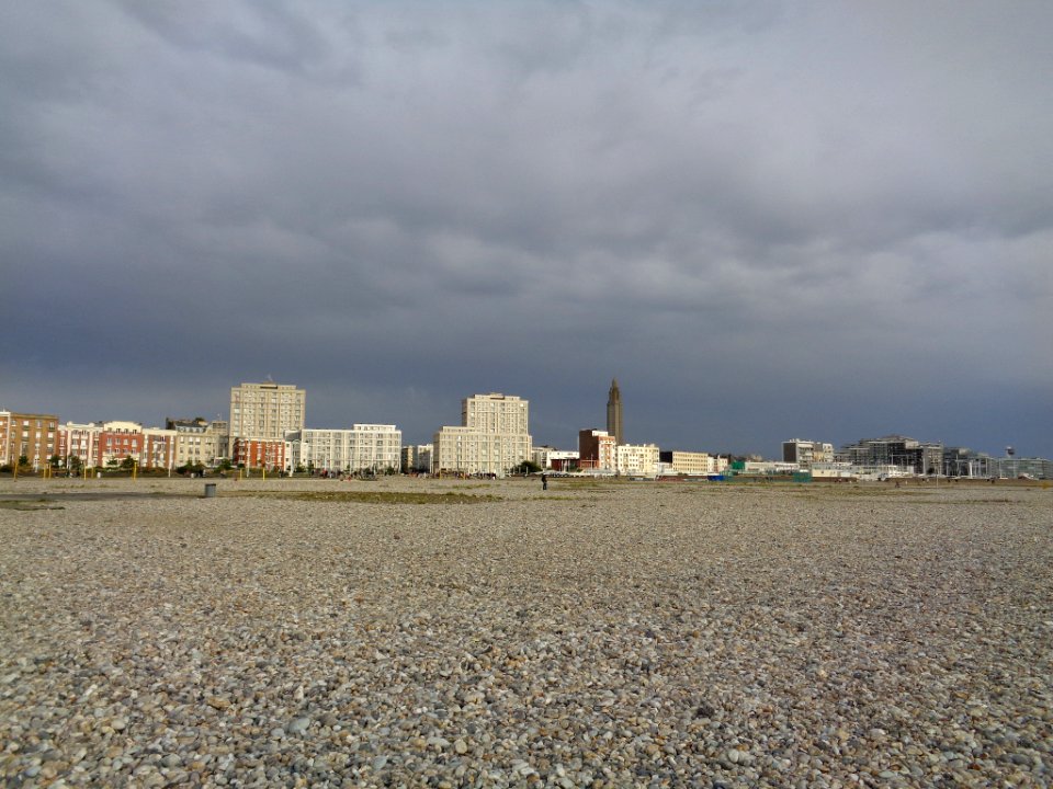 La Ville Du Havre Vue De La Plage (189631401)