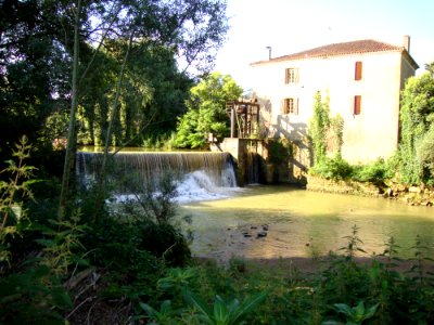 L'Isle-de-Noé (Gers, Fr) barrage dans la Petite Baïse