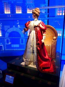 L'Impératrice en tenue de cour, Musée des Automates, pic-022