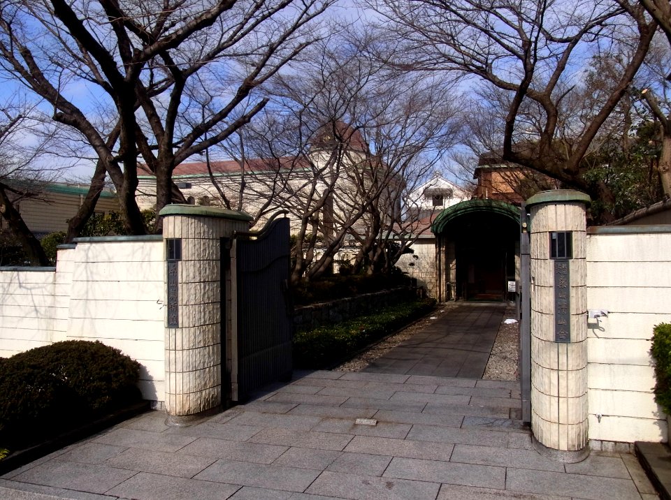 Kuwayama Art Museum 110118