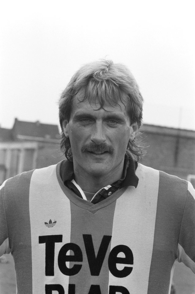 KV Mechelen , de Nederlandse inbreng Piet den Boer , koppen, nr. 12A Wim Hofke, Bestanddeelnr 934-2421
