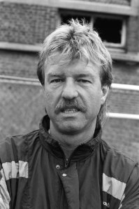 KV Mechelen , de Nederlandse inbreng trainer Aad de Mos koppen, Bestanddeelnr 934-2419