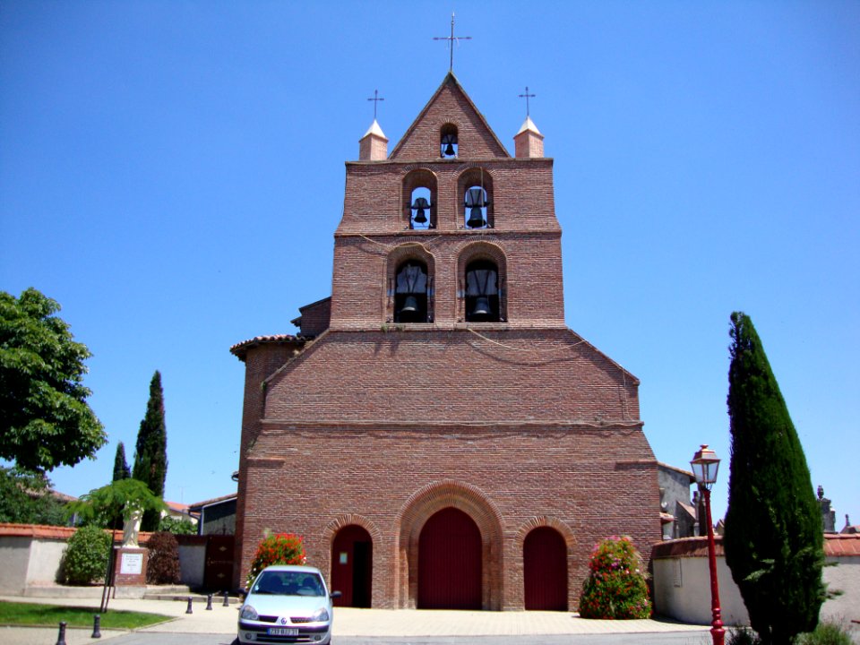 Léguevin (Haute-Garonne, Fr) église côté façade