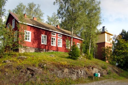 Kyttälä sawmill workers' quarters and railway water tank converted into a house