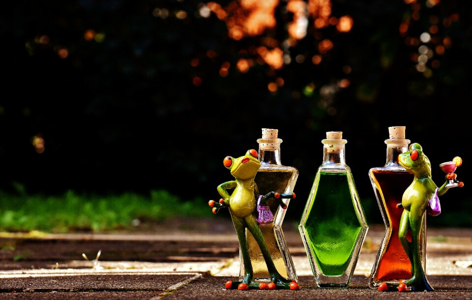 Bottles alcohol figures