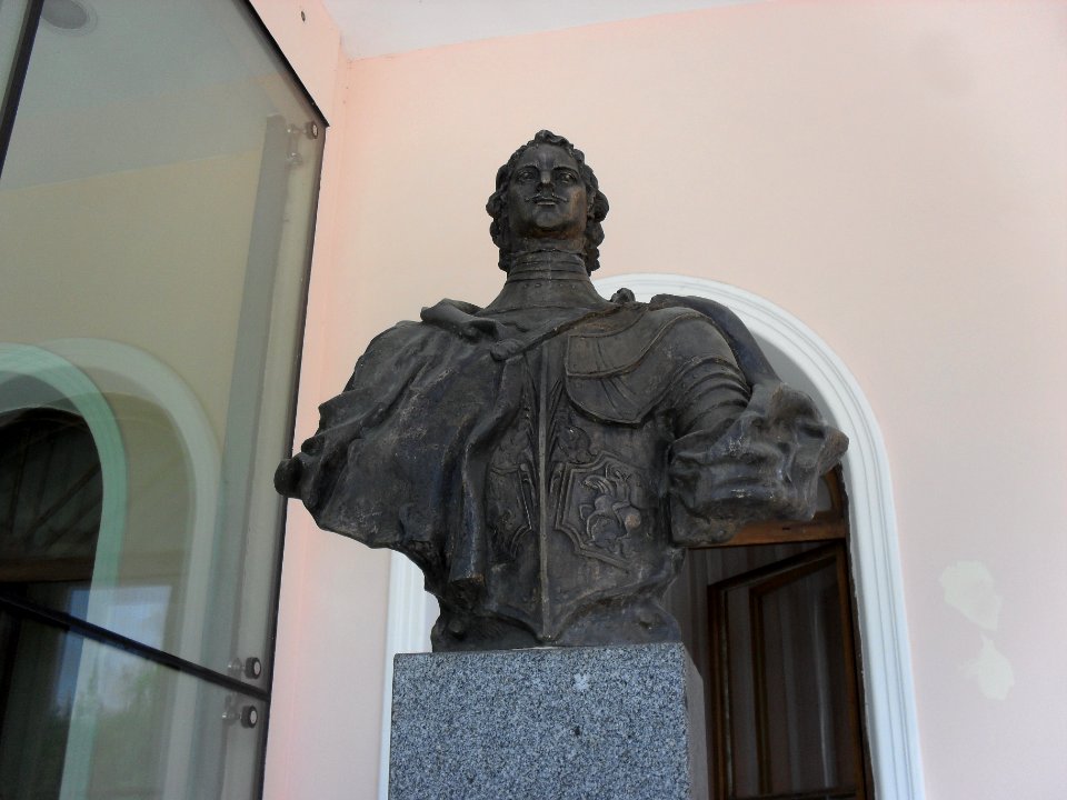 Lázeňský dům Císařské lázně (Teplice) - POMNÍK PETRA I (detail)