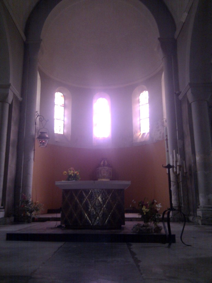 L'Isle-Jourdain - Église (vue intérieure choeur)