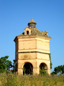L'Isle-Jourdain (Gers, Fr) tour-pigeonnier