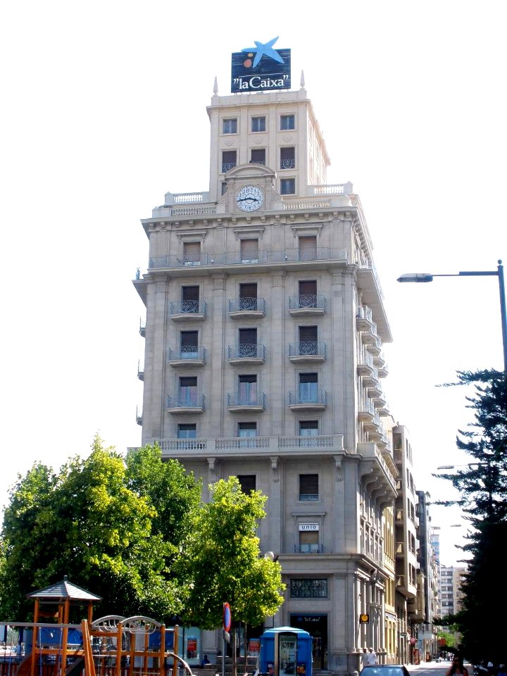 Lérida - Edificio Montepio (La Caixa) 1