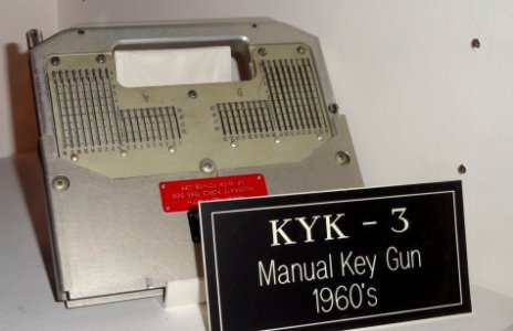 KYK-3 Manual Key Gun, 1960s - National Cryptologic Museum - DSC08010