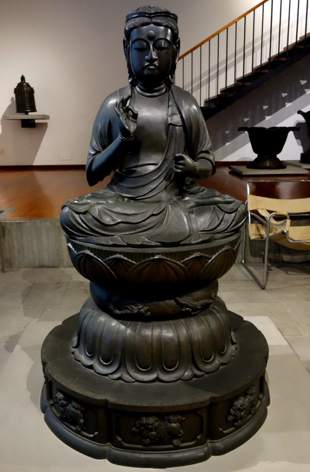 Kwan-on in Lalita pose, Japan, Genroku period, 1688-1703 - Museo d'Arte Orientale Edoardo Chiossone - DSC02412