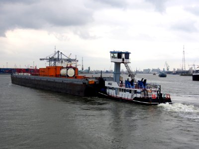 Kyle - ENI 02319087 pushing Ports Antwerp - ENI 06004172, Van Cauwelaersluis, Port of Antwerp