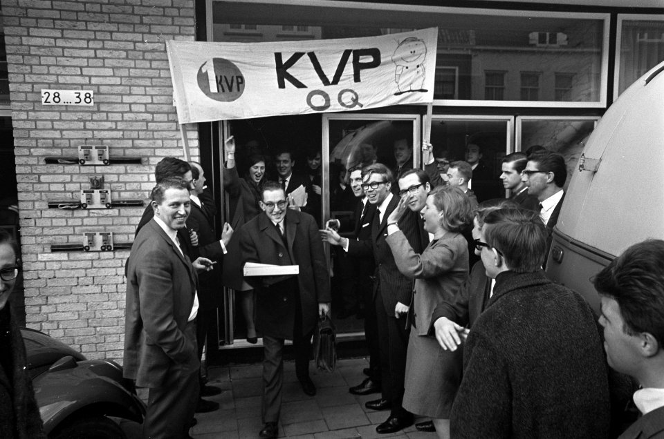 KVP-jongeren in Utrecht bijeen. Ir. Jacq Stienen , nieuwe voorzitter jongeren KV, Bestanddeelnr 921-1524