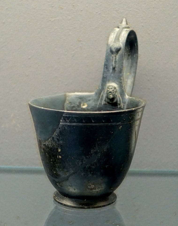Kyathos, unidentified - Martin von Wagner Museum - Würzburg, Germany - DSC05513