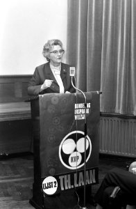 KVP-verkiezingsvergadering in American Hotel Amsterdam. Minister Klompe aan het , Bestanddeelnr 923-3517